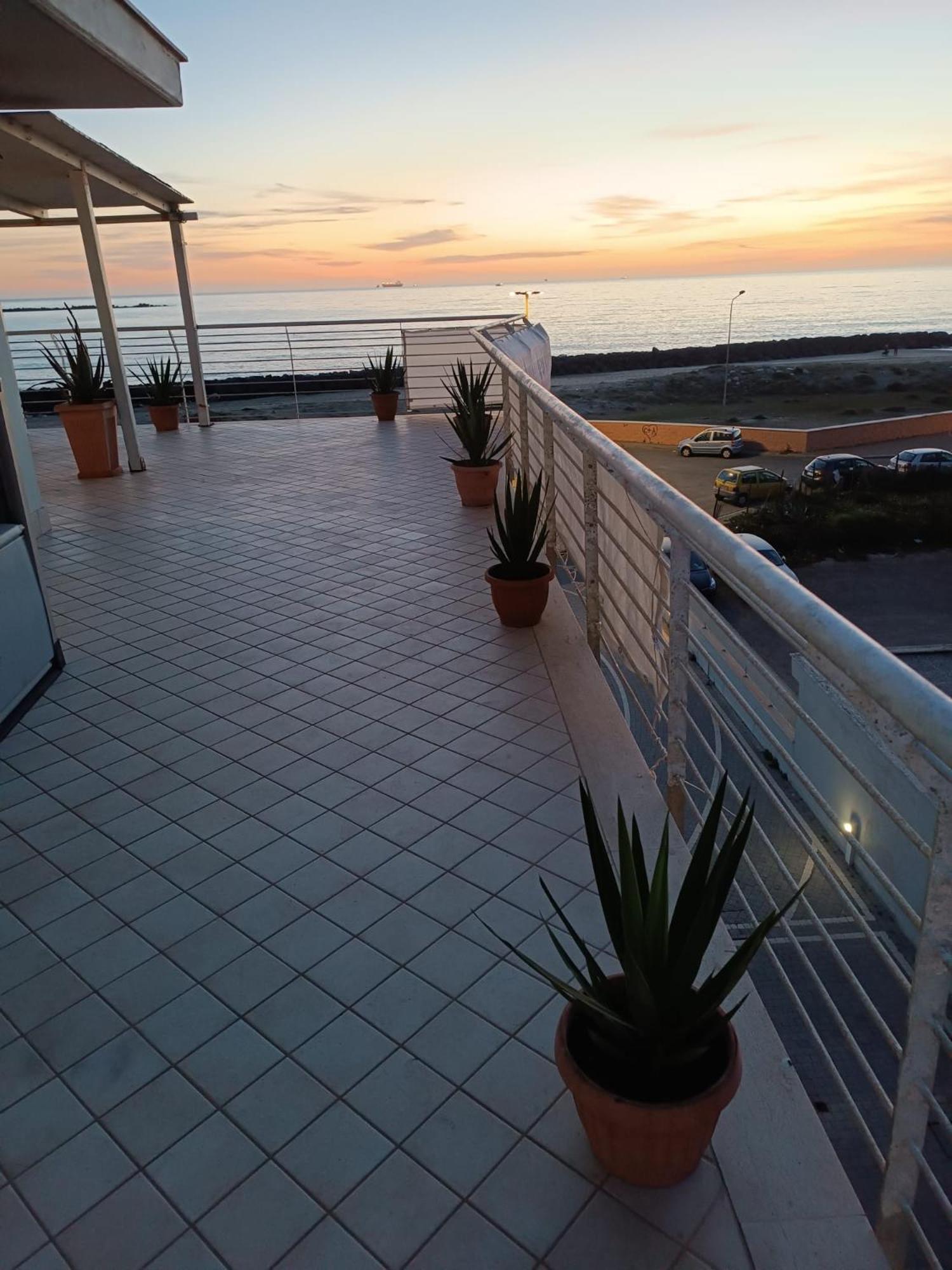Armareaoverseassuites 1 Fiumicino Buitenkant foto